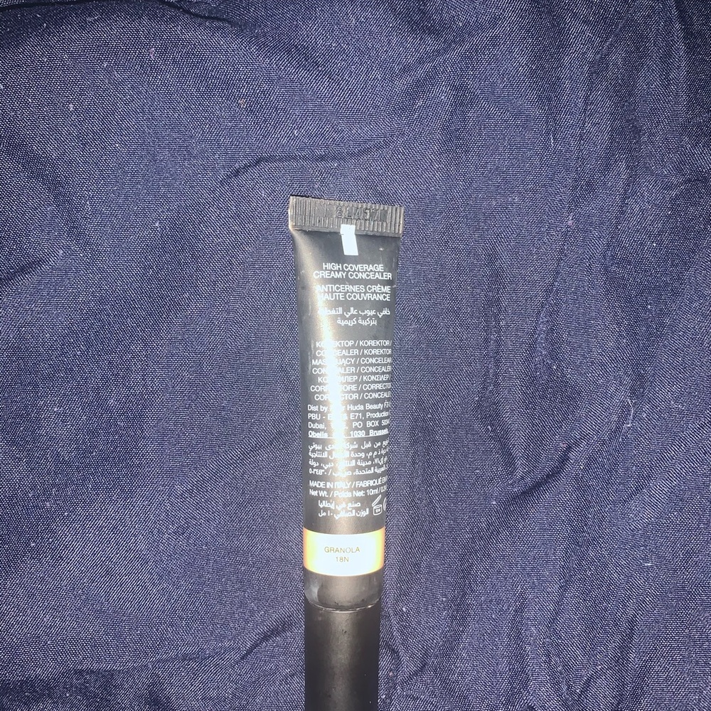 HUDA Concealer - Picture 3 of 3